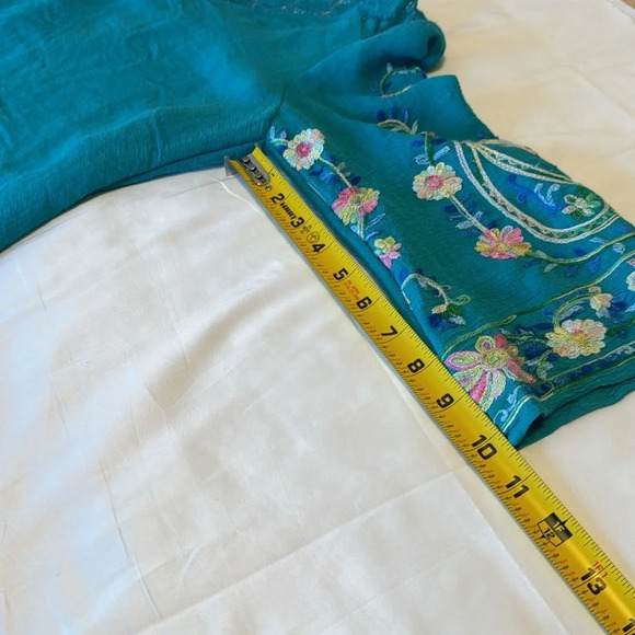 Fig and Flower Embroidered Sleeve Turquoise Flowy Rayon VNeck Lightweight Sz PS - Picture 11 of 15